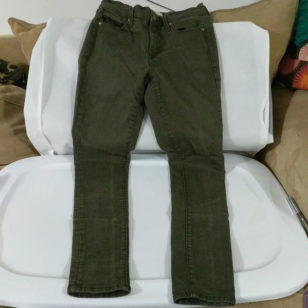 Gap Olive Green True Skinny Jeans - size 00/24